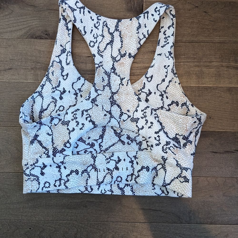 All Fenix/Sports Bra Sz M - Picture 2 of 4